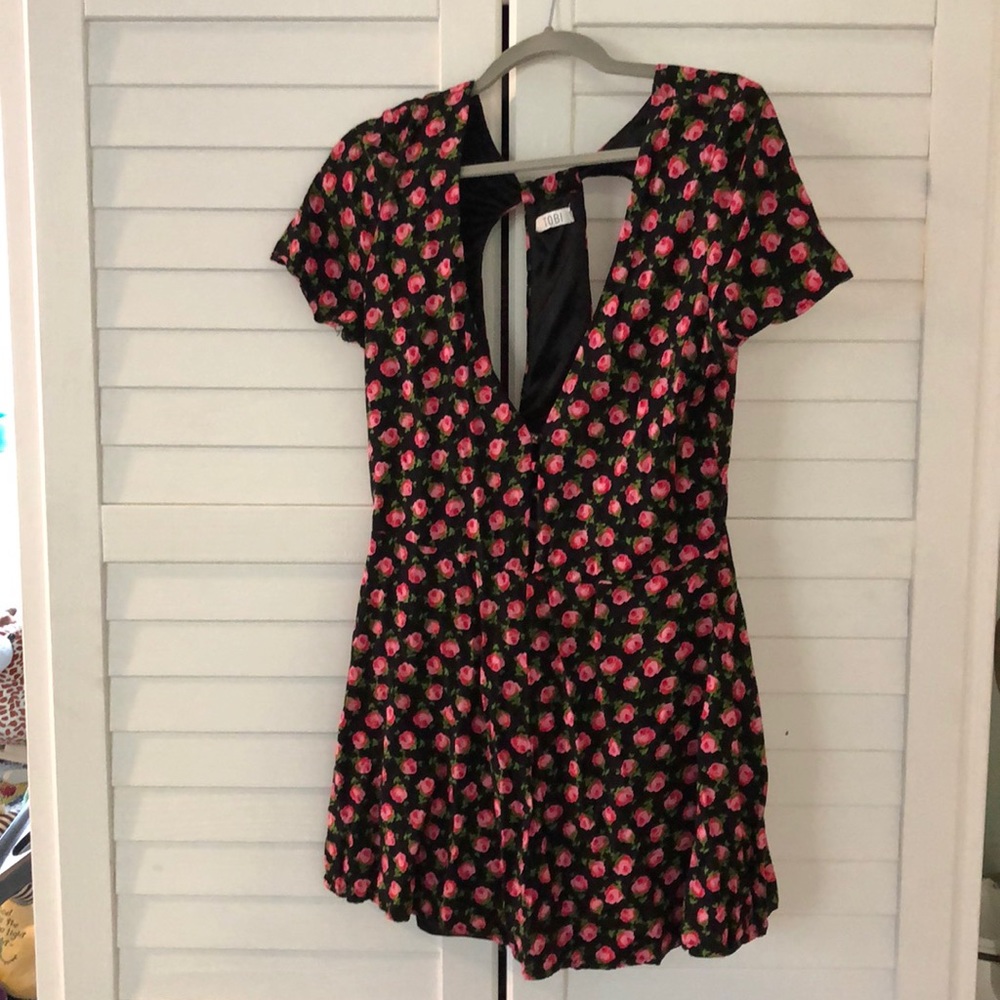 TOBI PINK AND BLACK FLORAL PRINT MINI DRESS